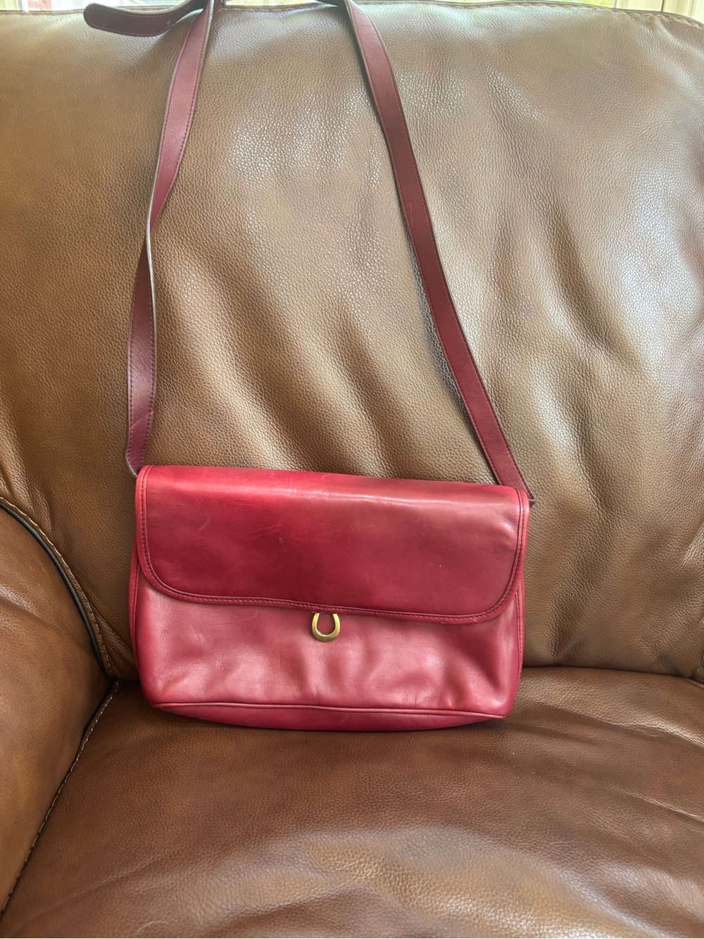 VintageEtienne Aigner Oxblood Leather Shoulder Bag Classic Equestrian Style”